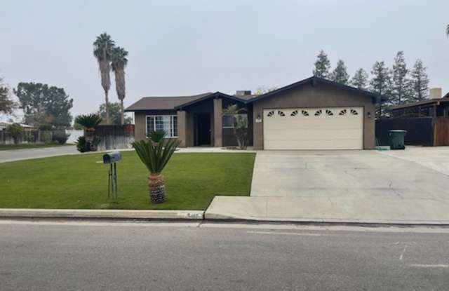 Beautiful Corner House with Shop