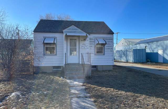 Photo of Centrally Located 3 bedroom home *Section 8 approved*