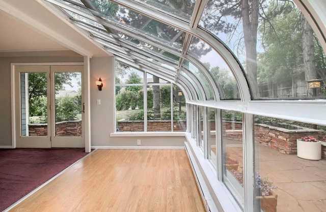 Spacious 4BR House in Denver with Large Yard