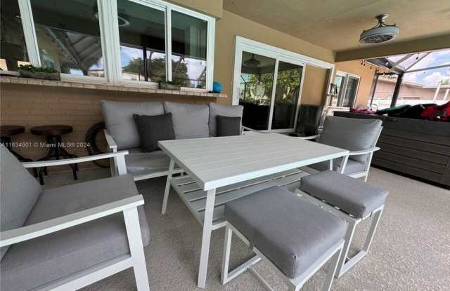 5921 Sw 17th Court