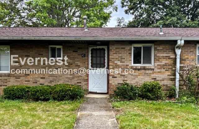 2324 Woodbrook Circle North