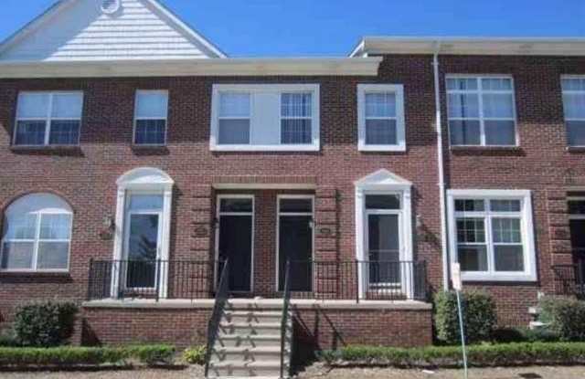 14586 Vauxhall Drive