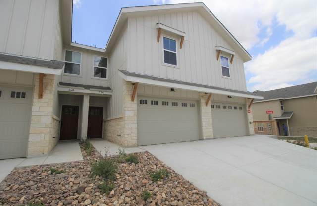 3/2.5/1.5 Fourplex Close to IH35 for Commuters! Fridge, Washer  Dryer Included /NBISD photos photos
