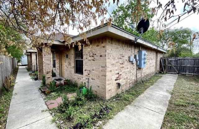 Photo of 2410 W Hackberry Avenue