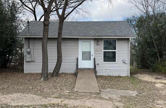 Photo of 2207 Speight Avenue