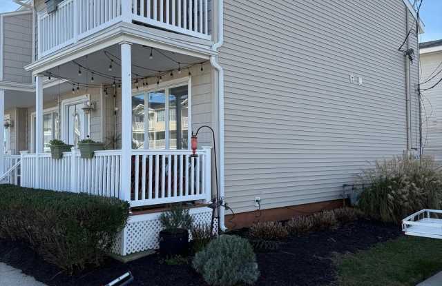 4000 BAYSHORE Avenue unit: C