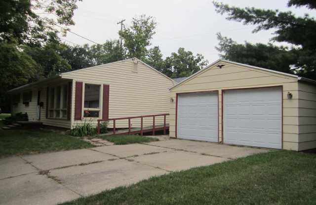 1301 Gray St - 1301 Gray Street, Lansing, MI 48912