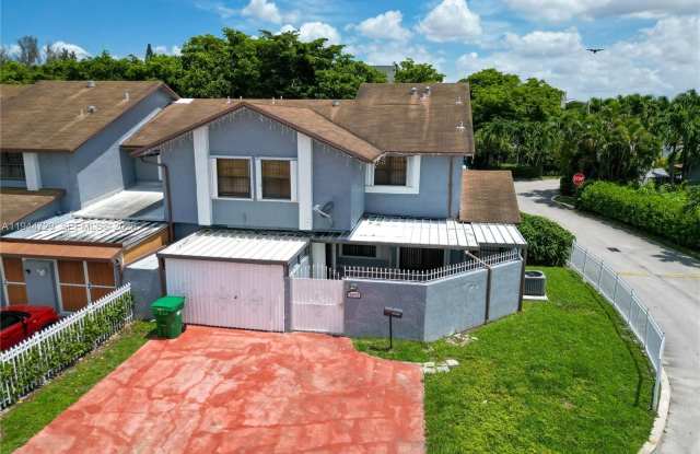 Photo of 8093 NW 99 Street