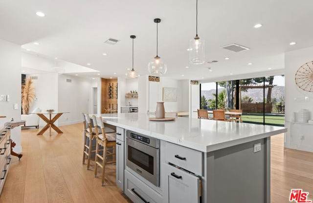 Photo of 8547 Shoup Avenue