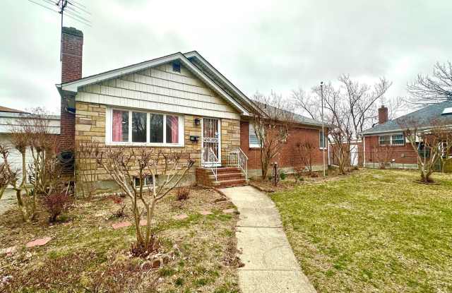Photo of 50-45 Fresh Meadow Ln