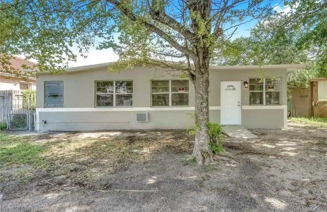 Photo of 2781 NW 13th Ct