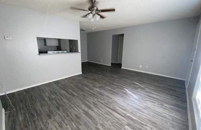 Photo of 1809 W. Schunior Road - 0508