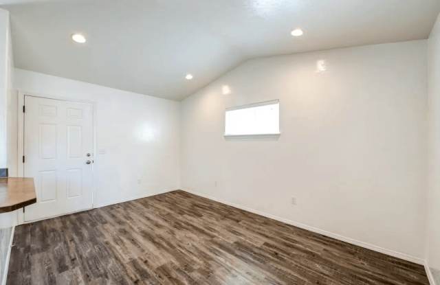 North Pine Apartments