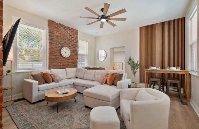 Photo of 401 Roup Ave #2