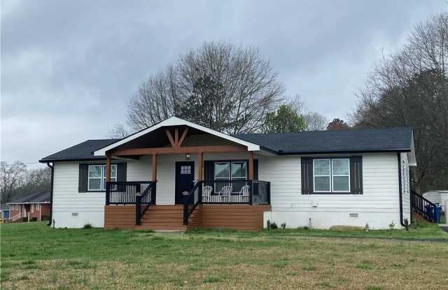 318 Willowwind Drive