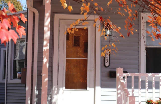 712 W Lackawanna Ave