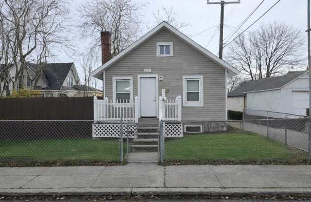Photo of 2216 N Oak St Spokane, WA 99205 - NuKey Realty  Property Management LLC
