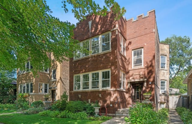 2622 W Farwell Avenue - 2622 West Farwell Avenue, Chicago, IL 60645