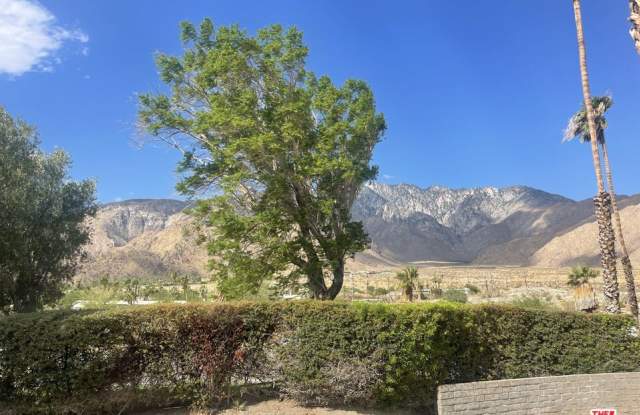 2875 N Los Felices Rd unit: 204