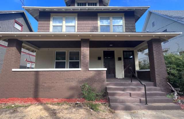 Lower Remodeled 2 Bedroom!