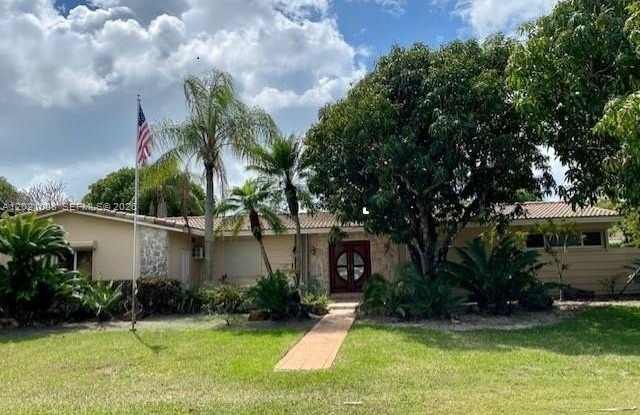 8100 SW 142nd Te
