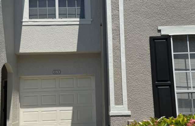 9157 Lee Vista Blvd.