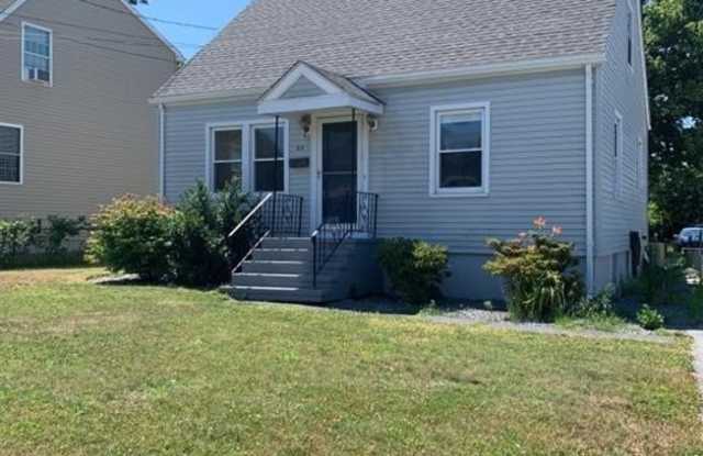 62 W Elderkin Avenue