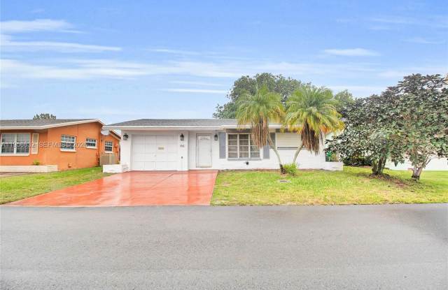 5718 NW 66th Ave