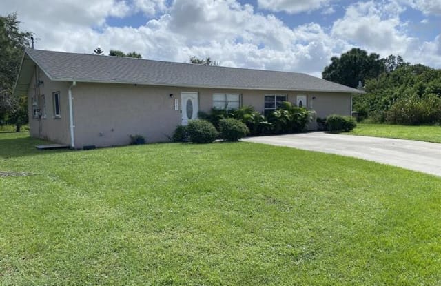 323 Gordon Ave South - 2 - 323 Gordon Avenue South, Lehigh Acres, FL 33973