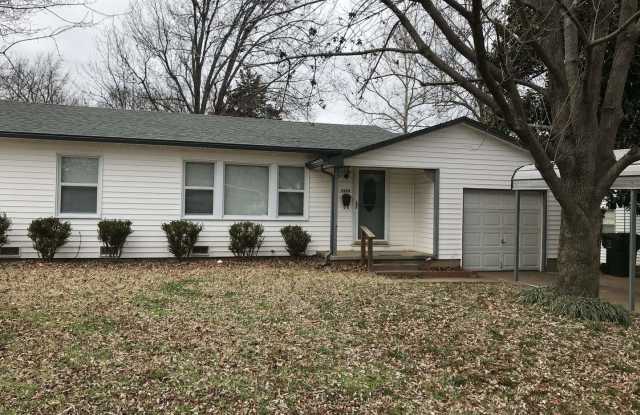 Cute  Updated Vintage 3 BDRM Claremore Home! - 1125 North Oklahoma Avenue, Claremore, OK 74017