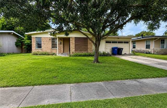 1013 Dolphin Place