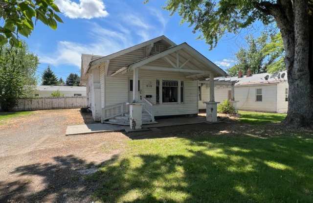 910 W. Viola Ave
