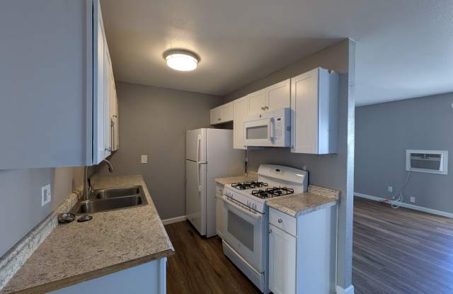 Photo of 2 Bedroom 1 Bathroom Condo available NOW!