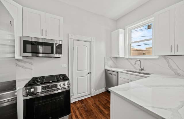 3214 W Division Street