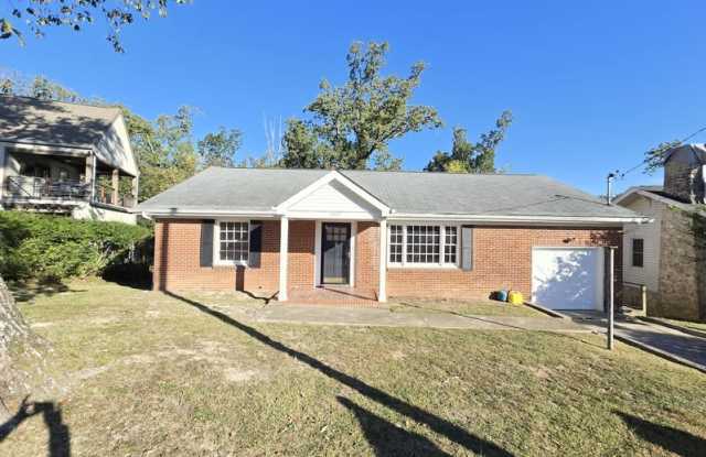 3409 Alta Vista Drive