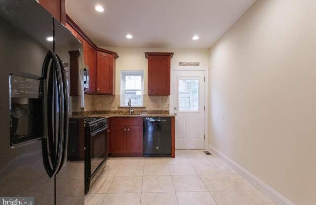 2547 S JUNIPER STREET