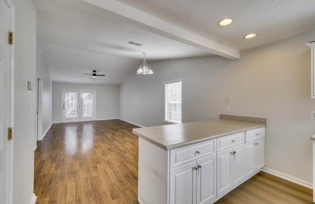 150 Portofino Lane SW