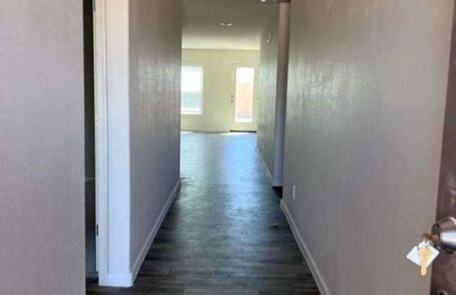 4 Bedroom 2 Bath with fenced yard and 2car garage near River!