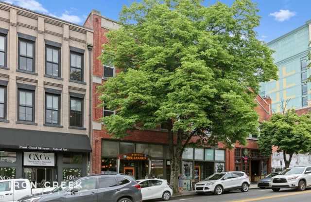 32 Broadway Street