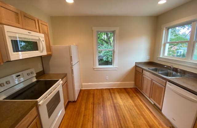 1729 Bluemont Ave SW - 1729 Bluemont Avenue Southwest, Roanoke, VA 24015