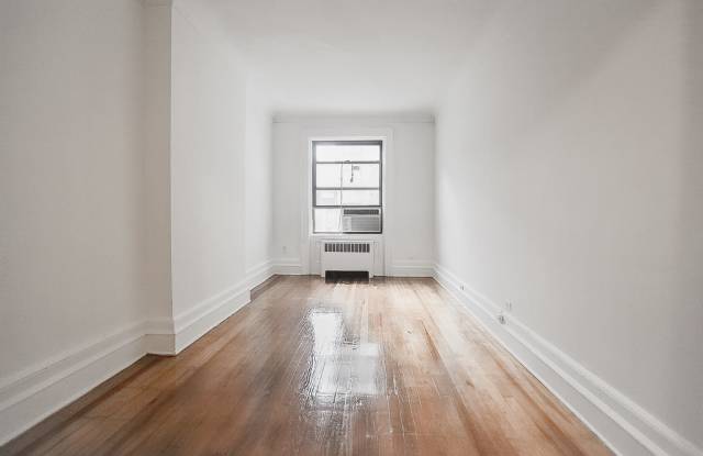 Photo of 51 East 74th Street