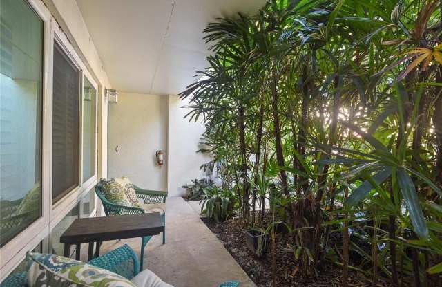 101 S INTERLACHEN AVENUE