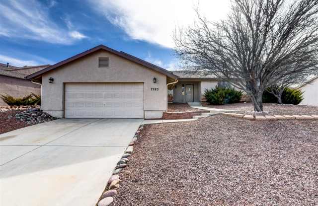 4 Bedroom, 2 Bathroom Home in Viewpoint.