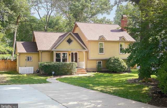 132 WYE OAK COURT