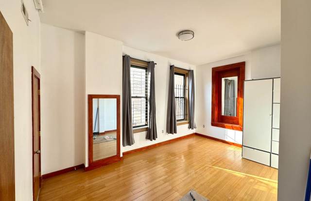 1301-3 VINE Street unit: 3