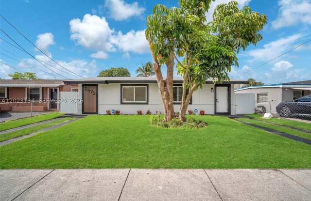 2572 NW 20th St