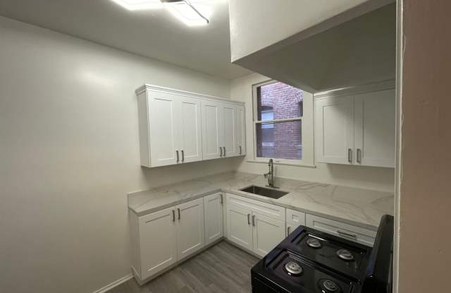 Large Fully Renovated Modern Studio- Full Kitchen - 3.7 Mi 4rm Miracle Mile/ Melrose /Beverly Center.