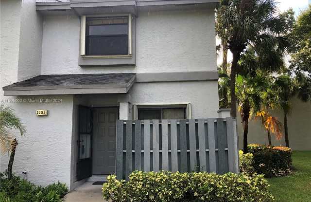 3353 S Carambola Cir S