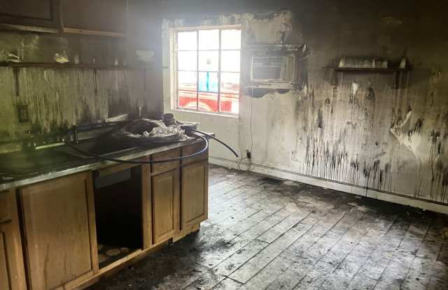 FOR SALE: HANDYMAN SPECIAL!