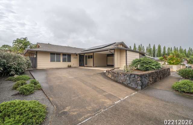 Available Now! 3 BD / 2 BA Carport parking Home in Mililani!